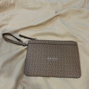 Guess Clutch